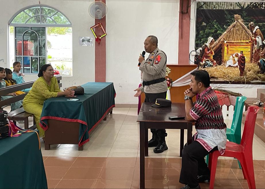 Polsek Bintan Utara Polres Bintan melaksanakan Minggu Kasih yang mengajak masyarakat untuk menciptakan suasa Pemilu yang aman dan damai.