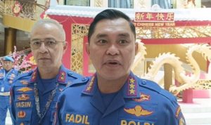 Kepala Badan Pemelihara Keamanan (Kabaharkam) Polri, Komjen Pol Dr. Muhammad Fadil Imran, didmpingi Kakorpolairud Baharkam Polri, Irjen Pol. M. Yassin Kosasih dalam wawancaranya dengan sejumlah awak media.
