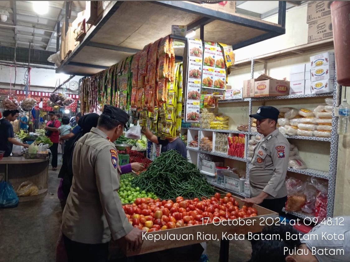 Subsatgas Edukasi Binmas Polda Kepri yang tergabung dalam Operasi Mantap Praja (OMP) 2024 terus meningkatkan upaya untuk menjaga ketertiban dan keamanan masyarakat menjelang Pilkada 2024, (f/Potensi.news).