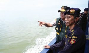 Patroli bersama Barantin dan Bea Cukai Kepri dan Tanjungbalai Karimun, meningkatkan pengawasan jalur laut perbatasan Indonesia, (F/istimewa).