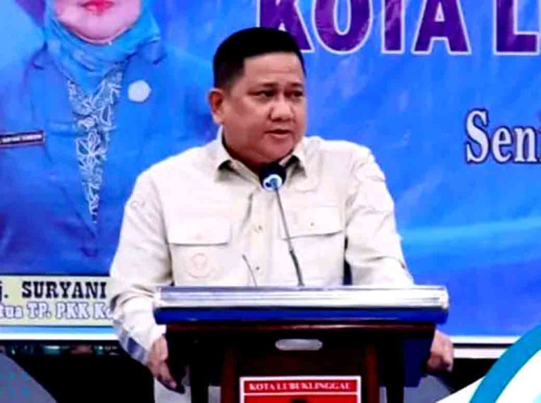 Penjabat (Pj) Wali Kota Lubuk Linggau, H Koimudin, menghadiri kegiatan pertemuan rutin TP PKK Tingkat Kota Lubuk Linggau tahun 2024 yang berlangsung di Op Room Moneng Sepati, Kantor Wali Kota Lubuk Linggau, (f/ist).