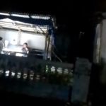 Terlihat aktivitas dugaan praktik perjudian cingkoko alias dadu goncang di kawasan lokalisasi Jalan Air Batu Kilometer 15 atau Batu 15, tepatnya di wilayah yang dikenal sebagai jalan air batu atau lembah harapan, Kelurahan Air Raja, Kecamatan Tanjungpinang Timur, kembali menuai sorotan tajam masyarakat. Warga menilai aktivitas yang disebut berlangsung secara terang-terangan tersebut seolah luput dari pengawasan aparat penegak hukum dan dikhawatirkan dapat memicu keresahan sosial di lingkungan sekitar (F/Potensi.News/Tim).