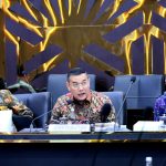 Wamen ATR/Waka BPN Ossy Dermawan menyampaikan usulan penerapan konsep One Land Tenure System dan One Spatial Planning Policy dalam revisi UU Kehutanan saat rapat kerja bersama Baleg DPR RI di Jakarta, Senin (15/6/2026). Foto: ATR/BPN.