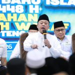 Menteri Agraria dan Tata Ruang/Kepala Badan Pertanahan Nasional (ATR/BPN), Nusron Wahid menyampaikan tausiyah dalam Peringatan Tahun Baru Islam 1 Muharam 1448 H sekaligus menyerahkan sertipikat tanah wakaf pada kegiatan yang berlangsung di Gedung Gradhika Bhakti Praja, Kantor Gubernur Jawa Tengah, Selasa (16/06/2026). Foto: ATR/BPN.