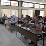 Sejumlah generasi muda asal Papua memilih menempuh pendidikan di Politeknik Agraria STPN, perguruan tinggi kedinasan di bawah Kementerian ATR/BPN, sebagai bekal untuk berkontribusi dalam pembangunan daerah asal. Dengan mempelajari bidang pertanahan dan tata ruang, mereka berharap dapat mengaplikasikan ilmu dan keterampilan yang diperoleh guna mendukung pengelolaan agraria serta pembangunan berkelanjutan di Papua. Foto: ATR/BPN.