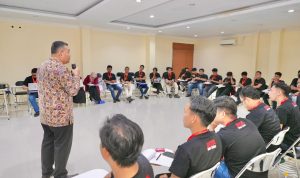 Wakil Menteri Agraria dan Tata Ruang/Wakil Kepala Badan Pertanahan Nasional (Wamen ATR/Waka BPN), Ossy Dermawan, menjadi pembicara dalam kegiatan Akademi Politik yang diselenggarakan oleh Ikatan Mahasiswa Muhammadiyah Universitas Muhammadiyah Jakarta (UMJ), di Universitas Muhammadiyah Jakarta, Sabtu (13/06/2026). Dalam kesempatan tersebut, Wamen Ossy berbagi pandangan mengenai kepemimpinan, kebijakan publik, serta peran generasi muda dalam pembangunan bangsa. Foto:ATR/BPN