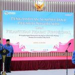Wakil Menteri Agraria dan Tata Ruang/Wakil Kepala Badan Pertanahan Nasional (Wamen ATR/Waka BPN), Ossy Dermawan, mengambil sumpah/janji 1.322 Pegawai Negeri Sipil (PNS) baru sekaligus melantik 212 Pejabat Fungsional (Jabfung) di Aula Prona Kementerian ATR/BPN, Jakarta, Rabu (10/06/2026). (Foto: ATR/BPN)